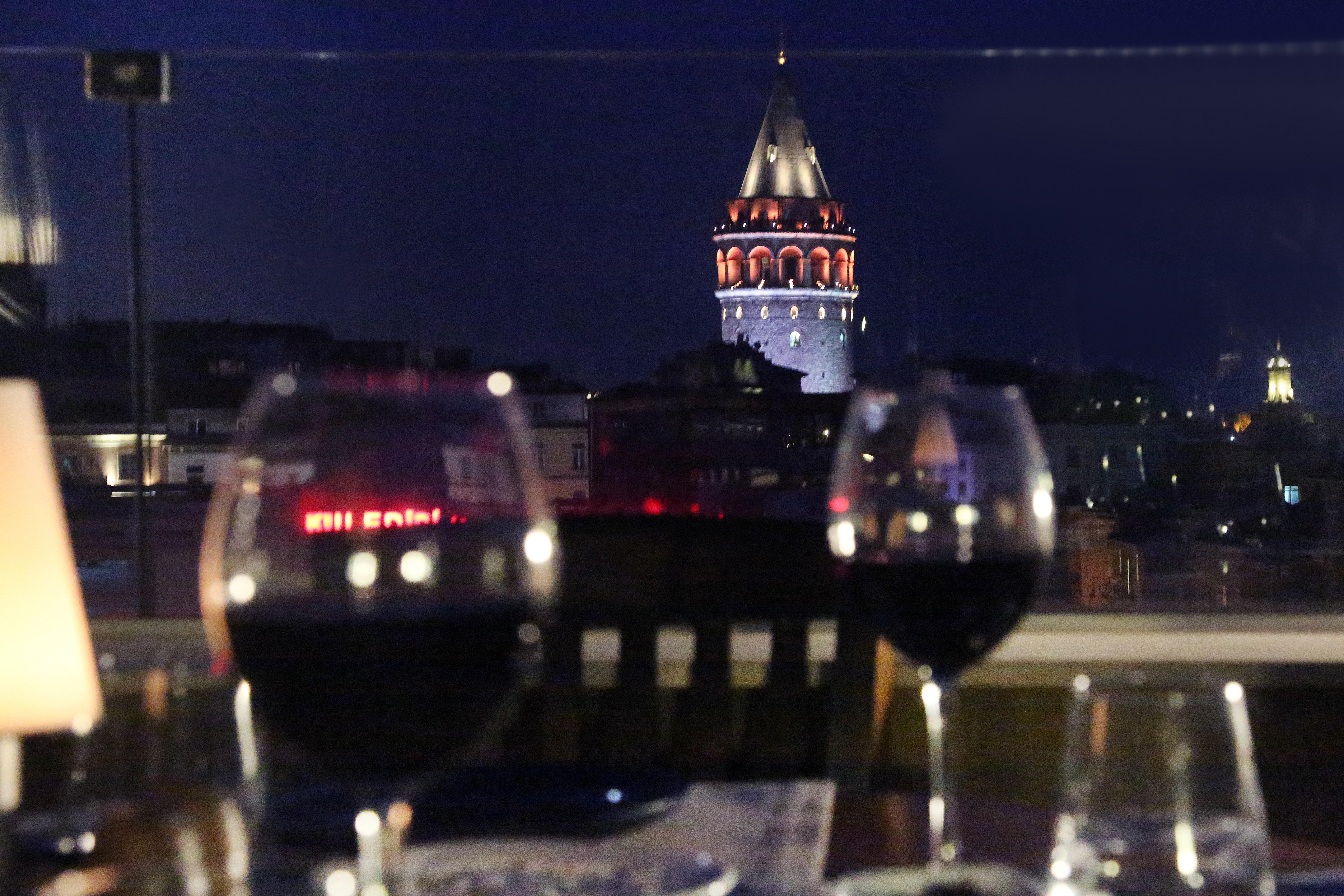 Daru Sultan Hotels Galata Estambul Exterior foto Wine in Istanbul