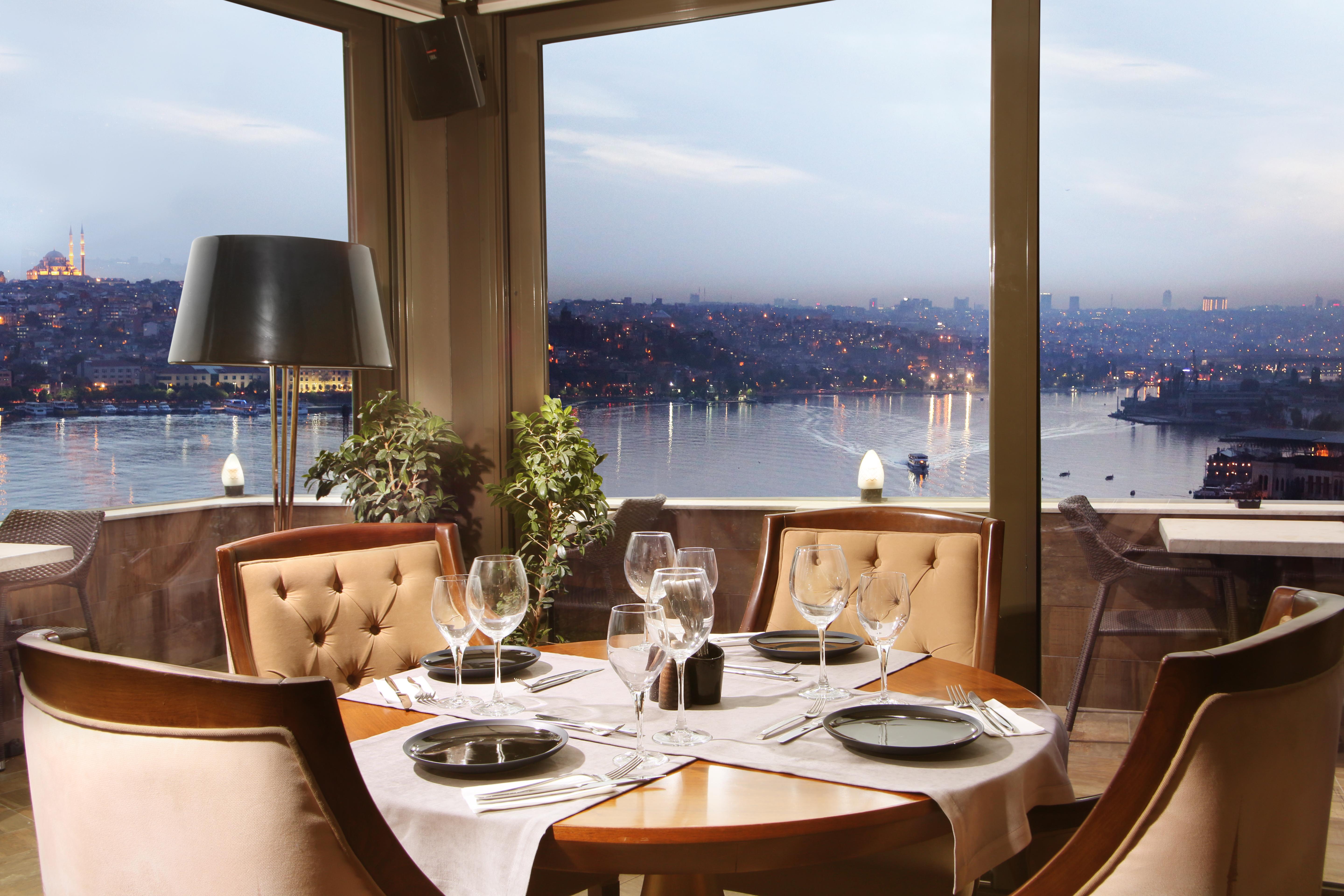 Daru Sultan Hotels Galata Estambul Exterior foto The restaurant
